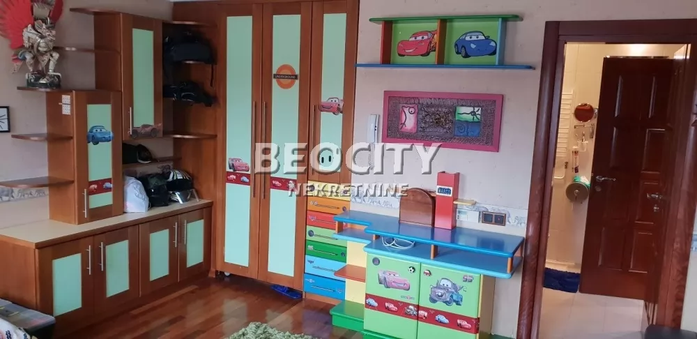 četvorosoban stan, 200 m2, Blok 11c (Stari Merkator), Otona Župančiča ID: 128497 9