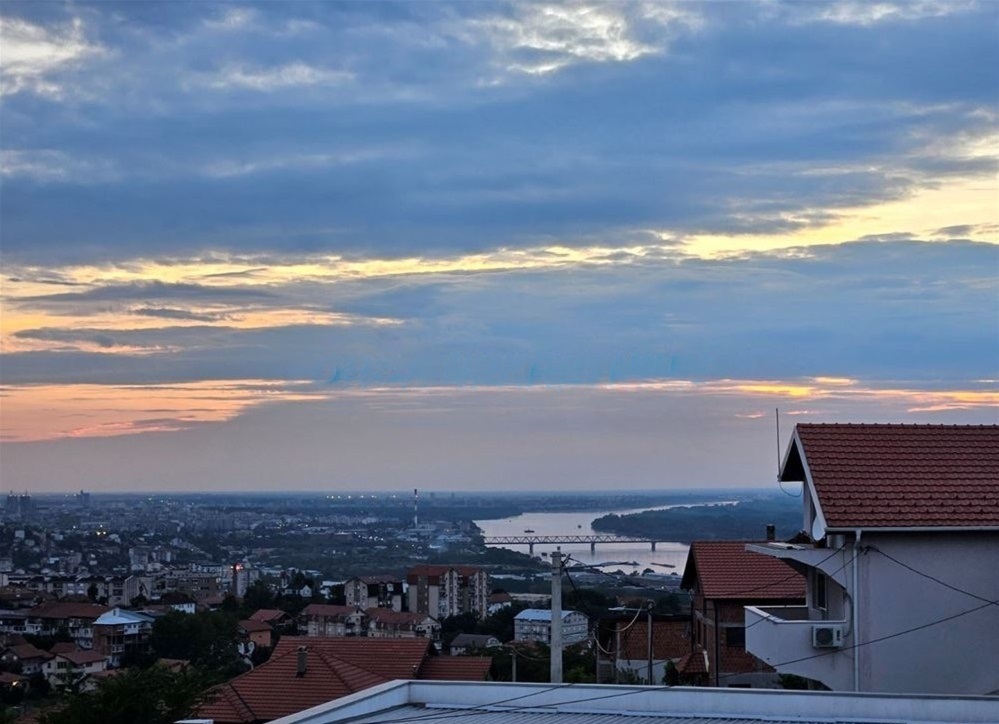 Višnjička Banja kuća sa pogledom na Dunav 1
