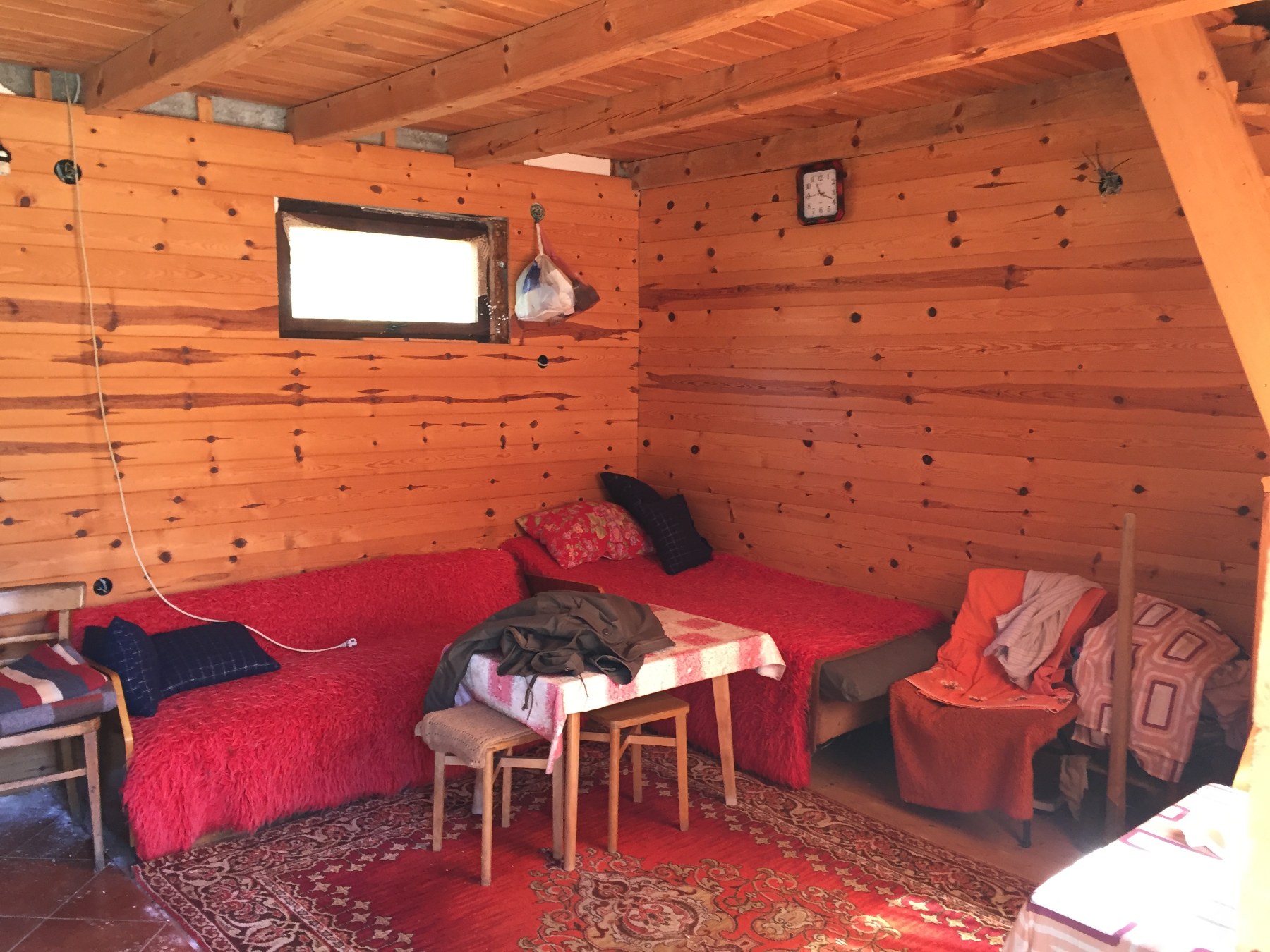 Prodajem vikendicu na Jelovoj Gori Uzice 2