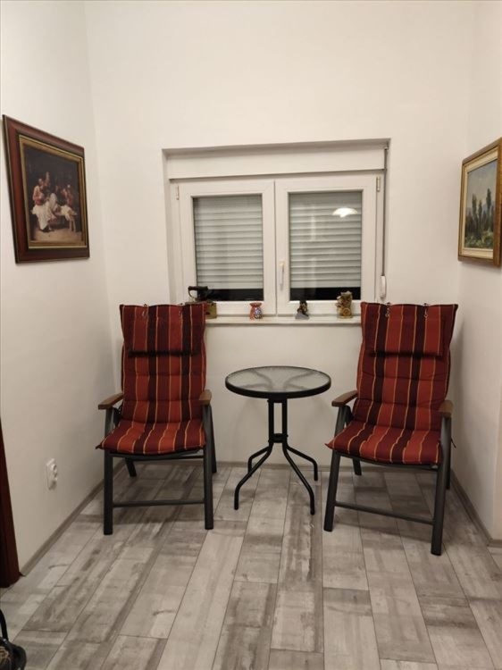 Centar Zemuna kuca sa dva stana retko u ponudi 5