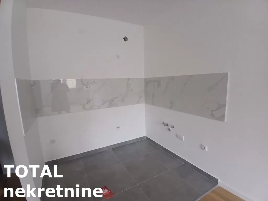 Stan,NOVI SAD,PODBARA,kv: 42.00, € 134400, ID: 1102280 4