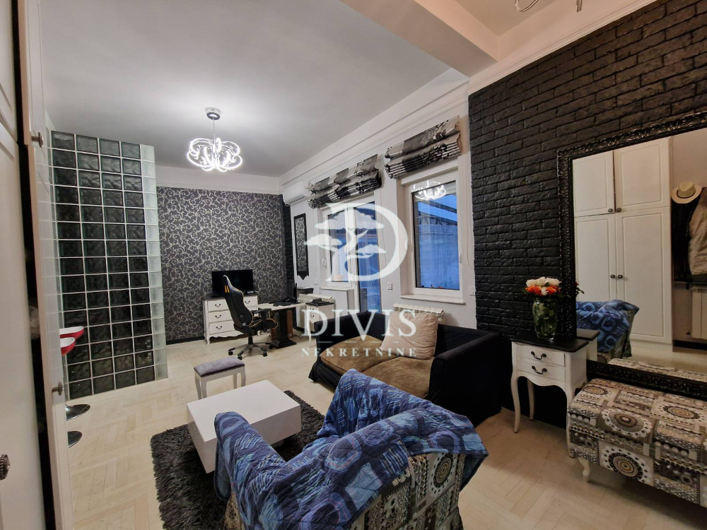 Dvosoban stan sa terasom od 25 m²  Vračar  Kalenić 1