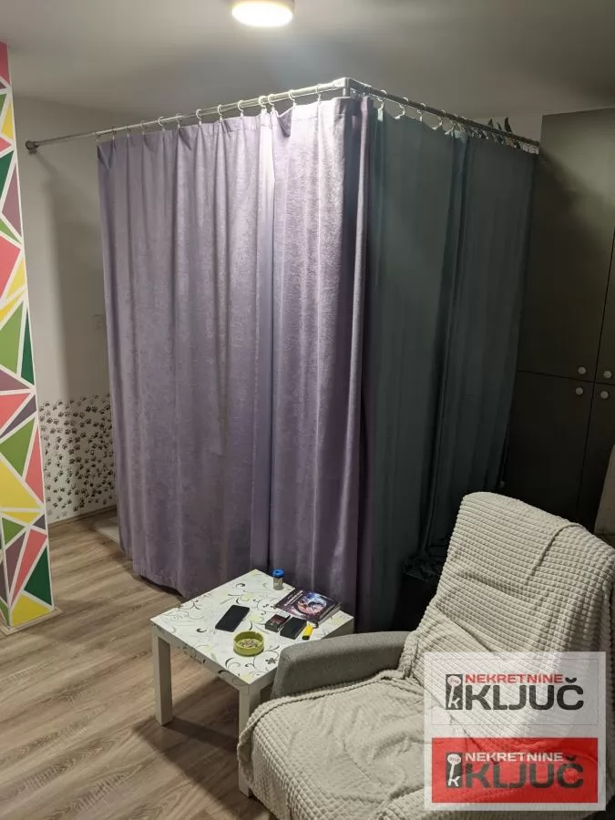 BLIZINA LIPOV GAJA, 27m2, Garsonjera sa Kuhinjom i Parking mestom 2