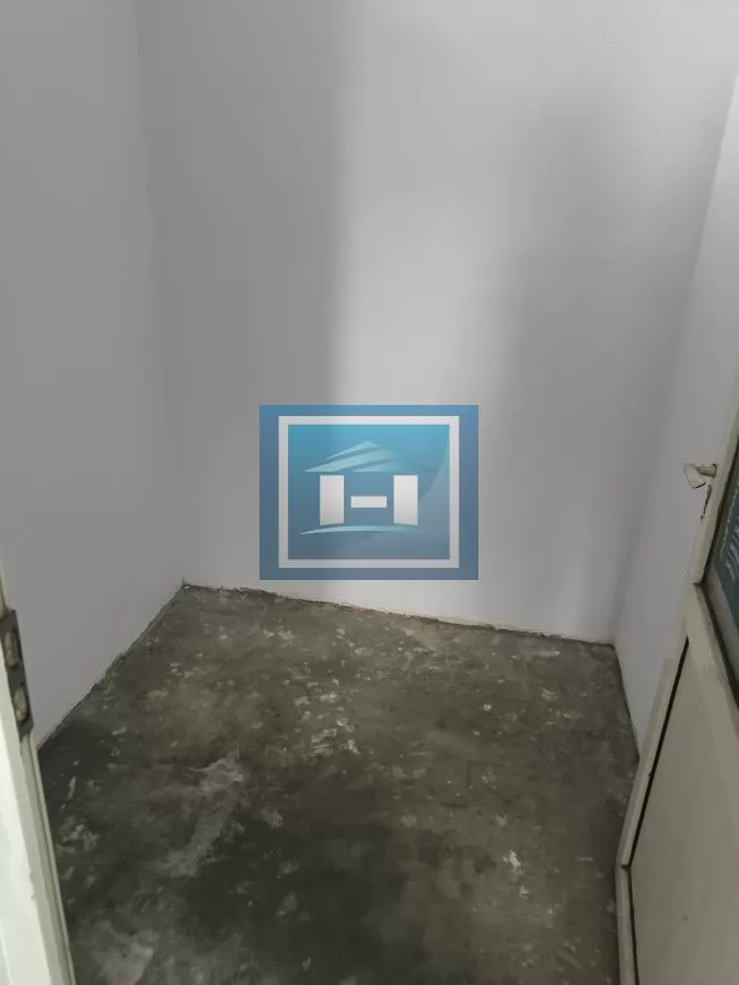 Prostran poslovni prostor od 230m² sa magacinom i parking mestima – Idealna prilika! 8