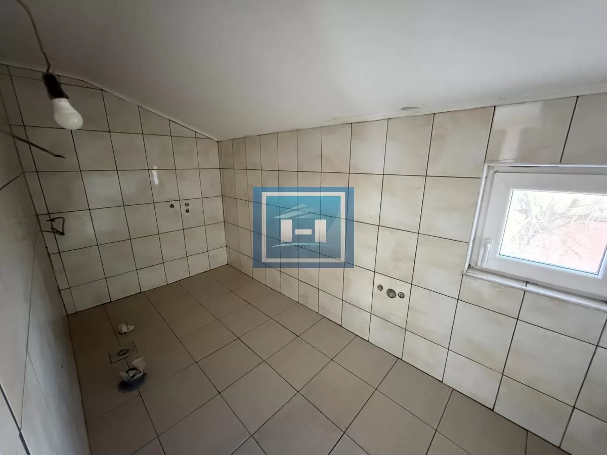 Veći poslovni prostor i nova kuća na jednom mestu u centru grada 11