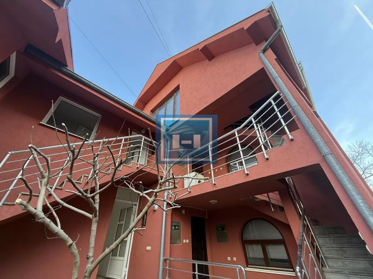 Veći poslovni prostor i nova kuća na jednom mestu u centru grada 19