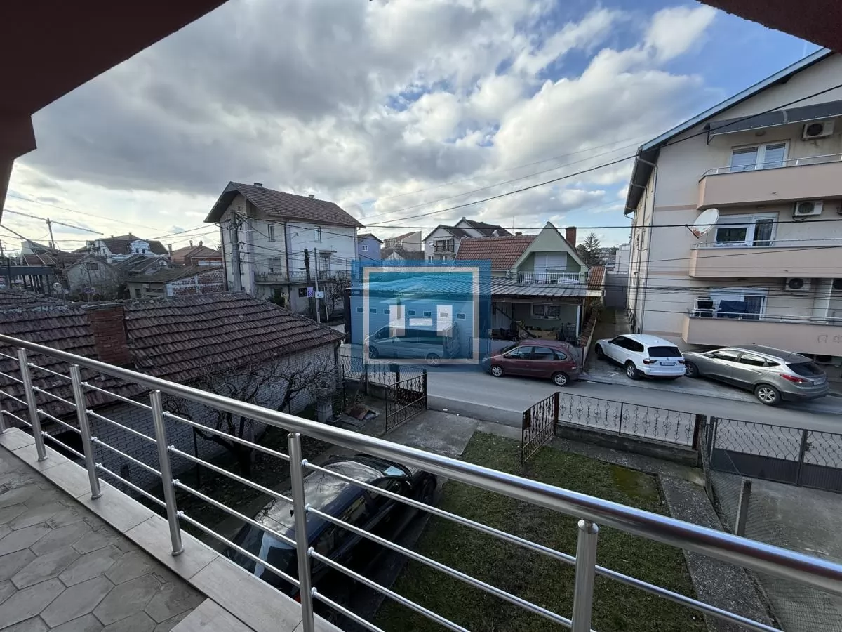 Veći poslovni prostor i nova kuća na jednom mestu u centru grada 20