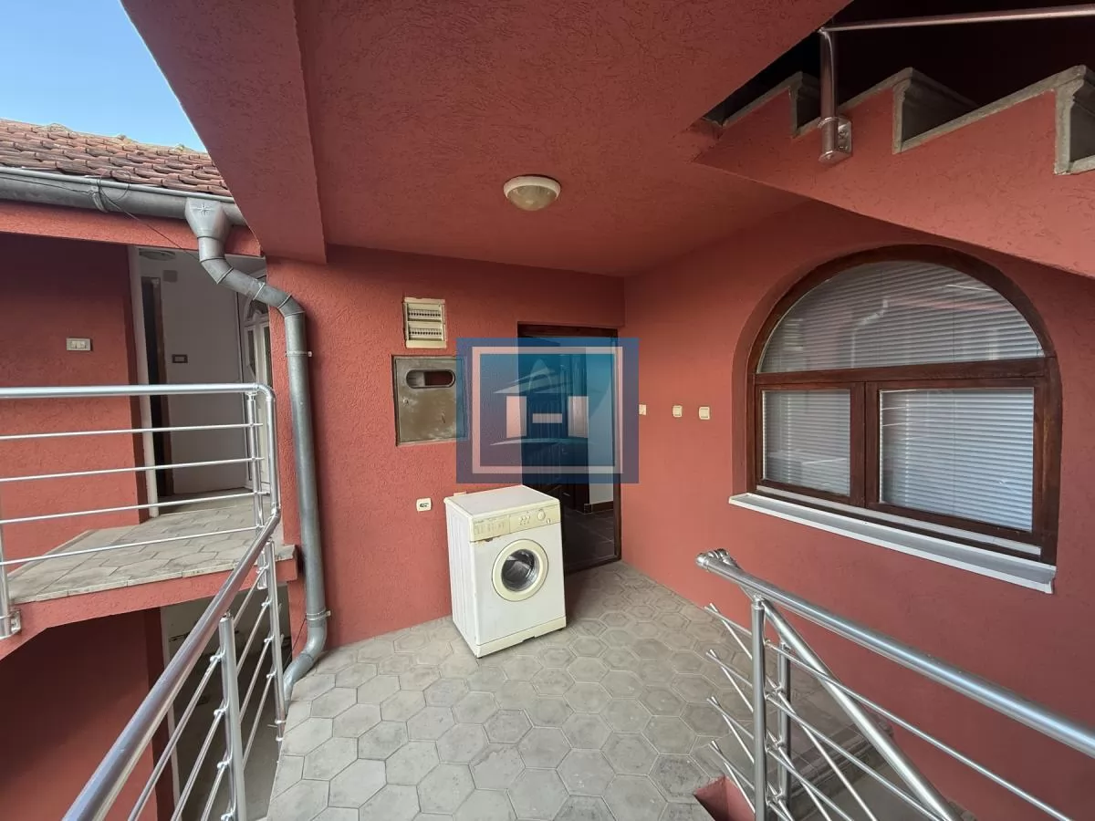 Veći poslovni prostor i nova kuća na jednom mestu u centru grada 28