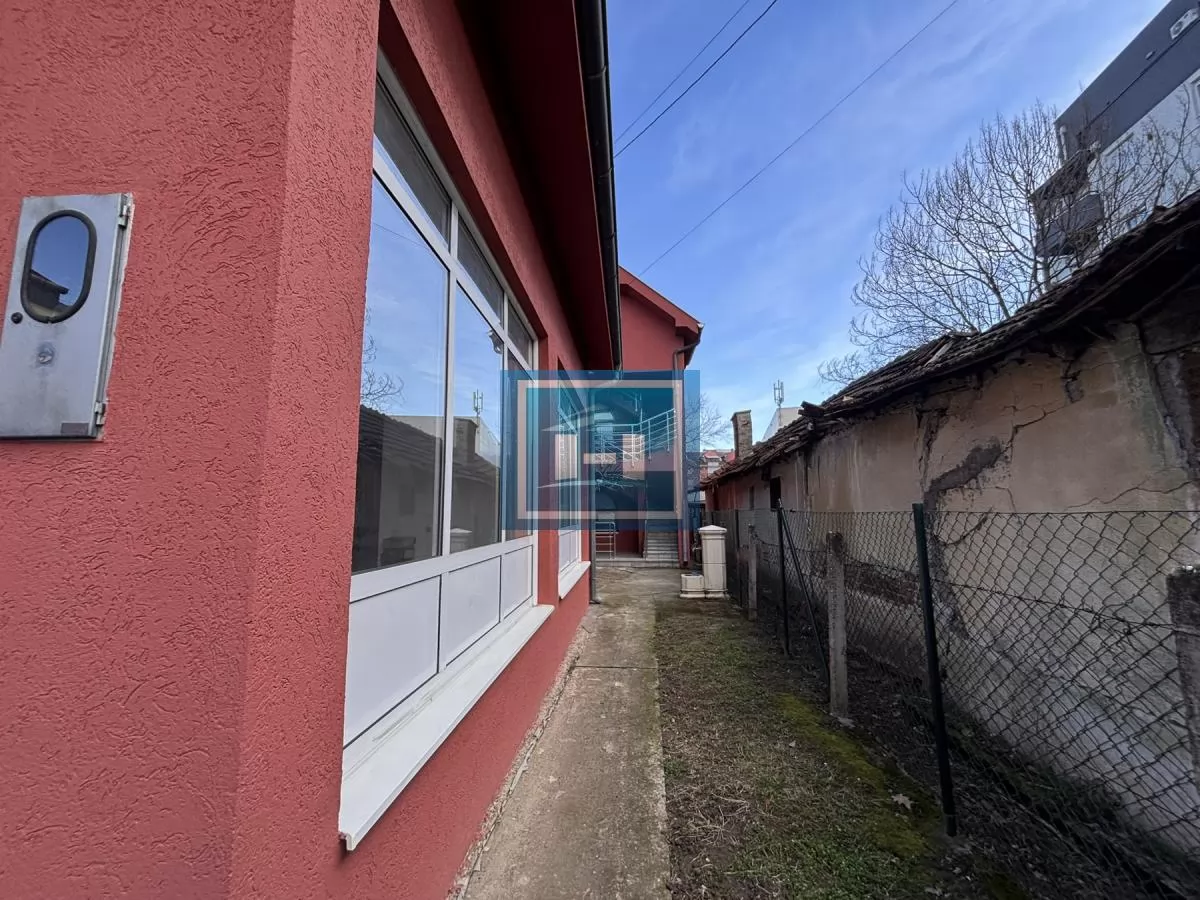 Veći poslovni prostor i nova kuća na jednom mestu u centru grada 4