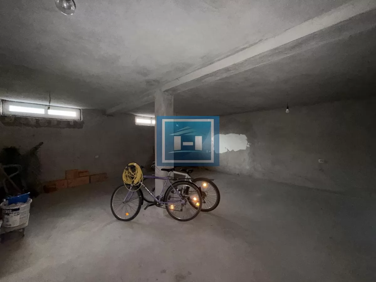 Veći poslovni prostor i nova kuća na jednom mestu u centru grada 46