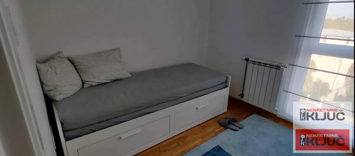 ADAMOVIĆEVO NASELJE IZDAJE SE JEDNOIPOSOBAN NAMEŠTEN STAN 13