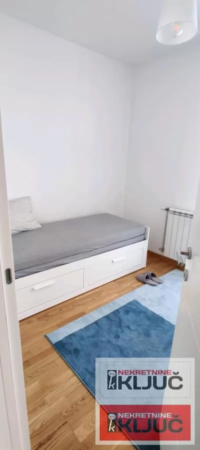 ADAMOVIĆEVO NASELJE IZDAJE SE JEDNOIPOSOBAN NAMEŠTEN STAN 15