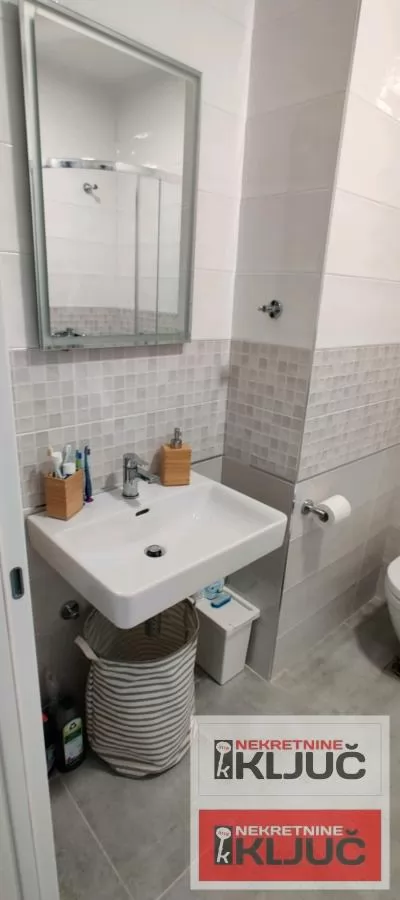 ADAMOVIĆEVO NASELJE IZDAJE SE JEDNOIPOSOBAN NAMEŠTEN STAN 17