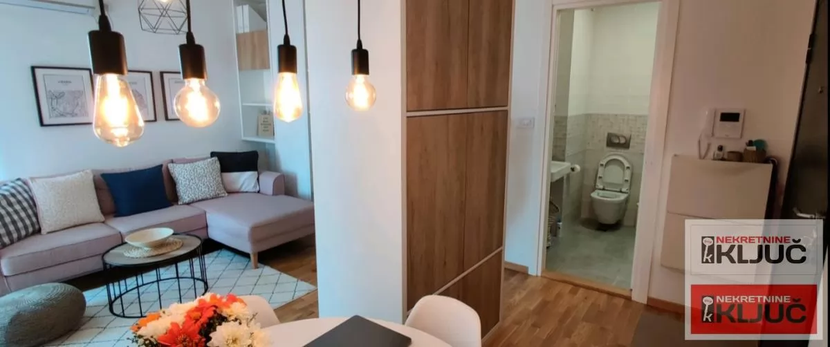 ADAMOVIĆEVO NASELJE IZDAJE SE JEDNOIPOSOBAN NAMEŠTEN STAN 5