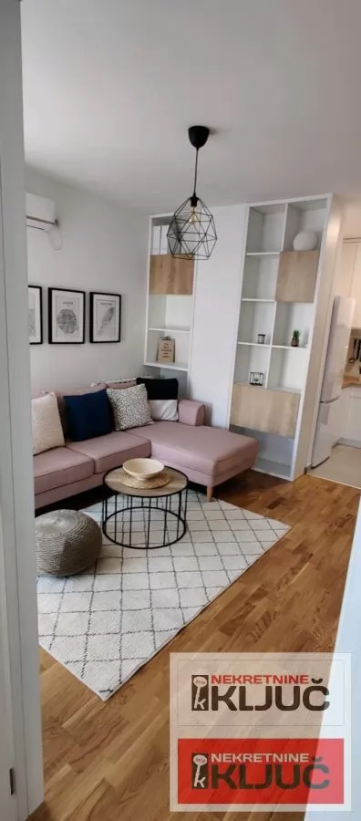 ADAMOVIĆEVO NASELJE IZDAJE SE JEDNOIPOSOBAN NAMEŠTEN STAN 7