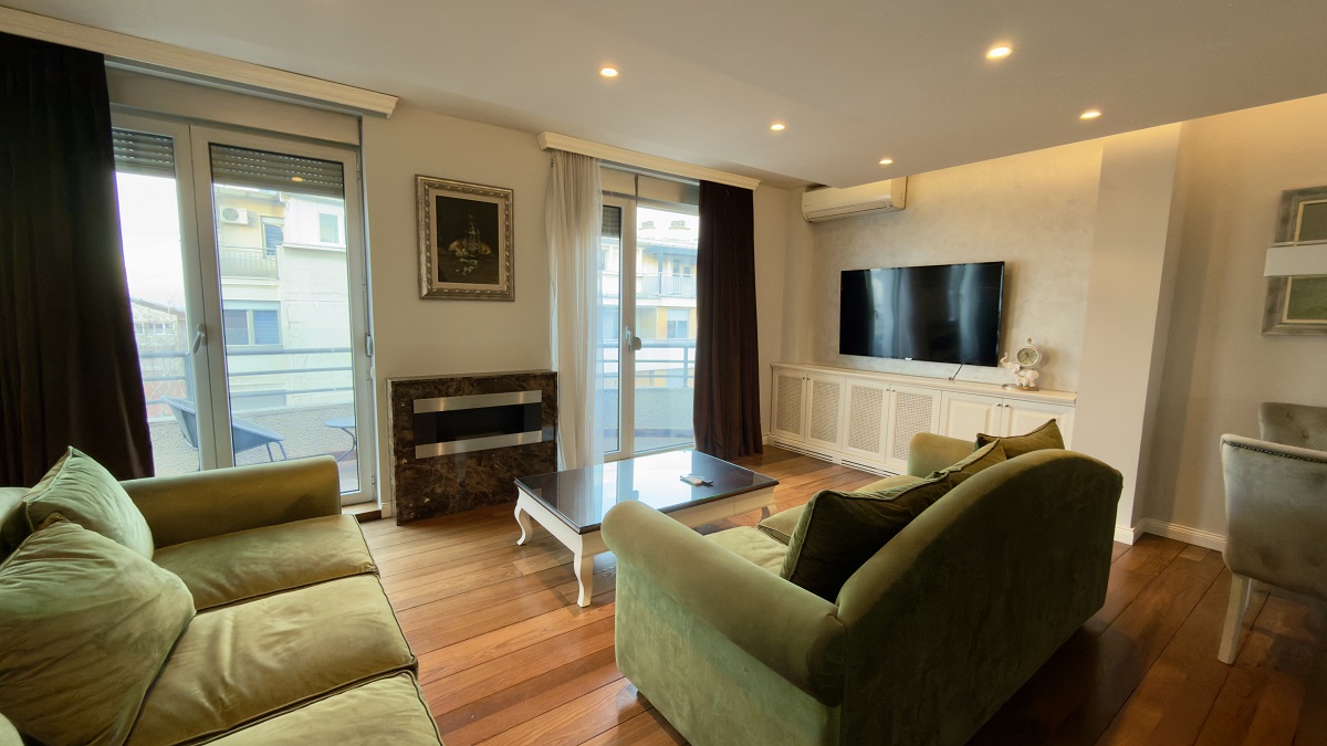 Namešten 3 0 stan na Vračaru  Kajmakčalanska  85m2 1