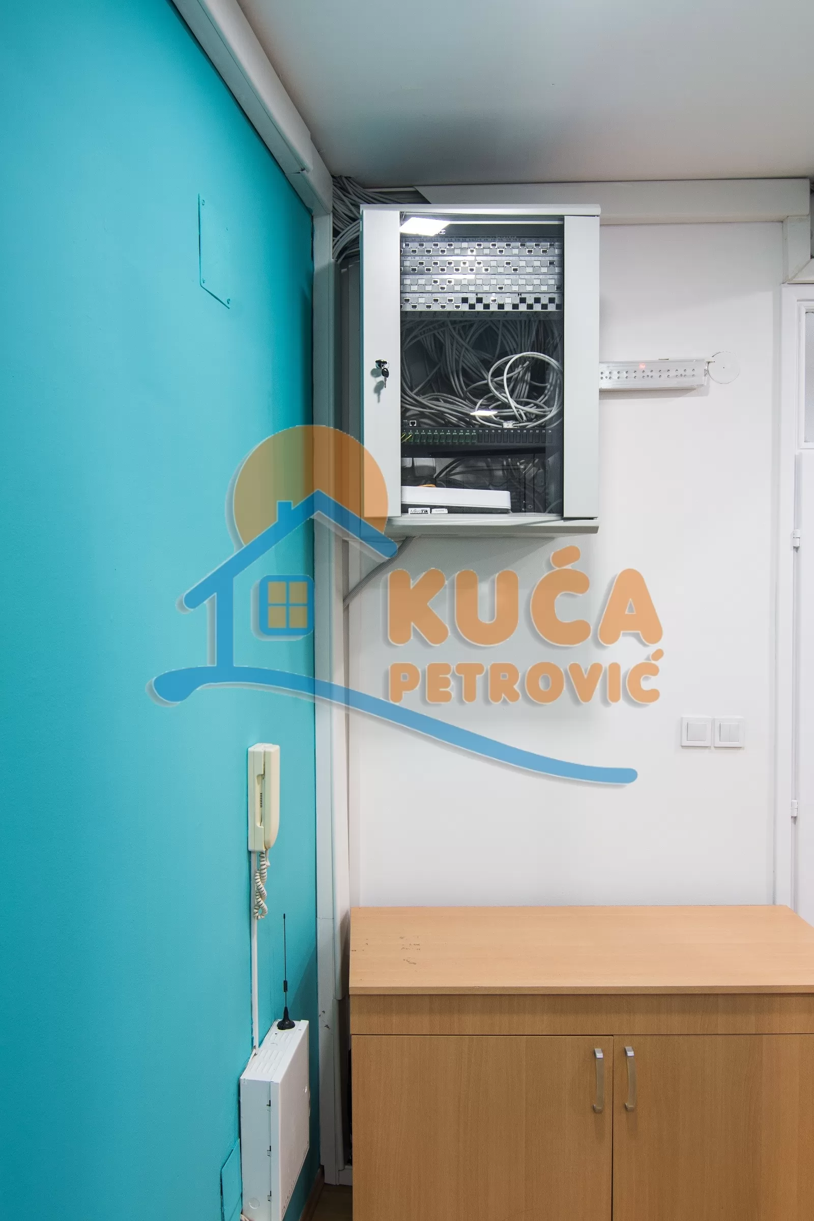 Lokal, 350 m2, Dom zdravlja, Todora Milovanovića ID: i-0832 11