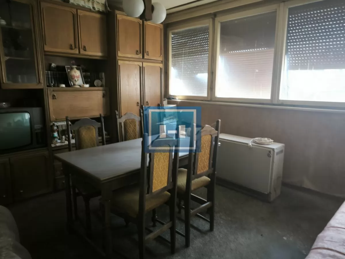 Tražiš stan za sređivanje? Lokacija TOP, potencijal OGROMAN! 2