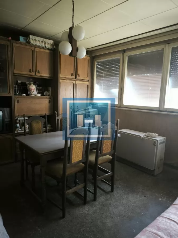 Tražiš stan za sređivanje? Lokacija TOP, potencijal OGROMAN! 3