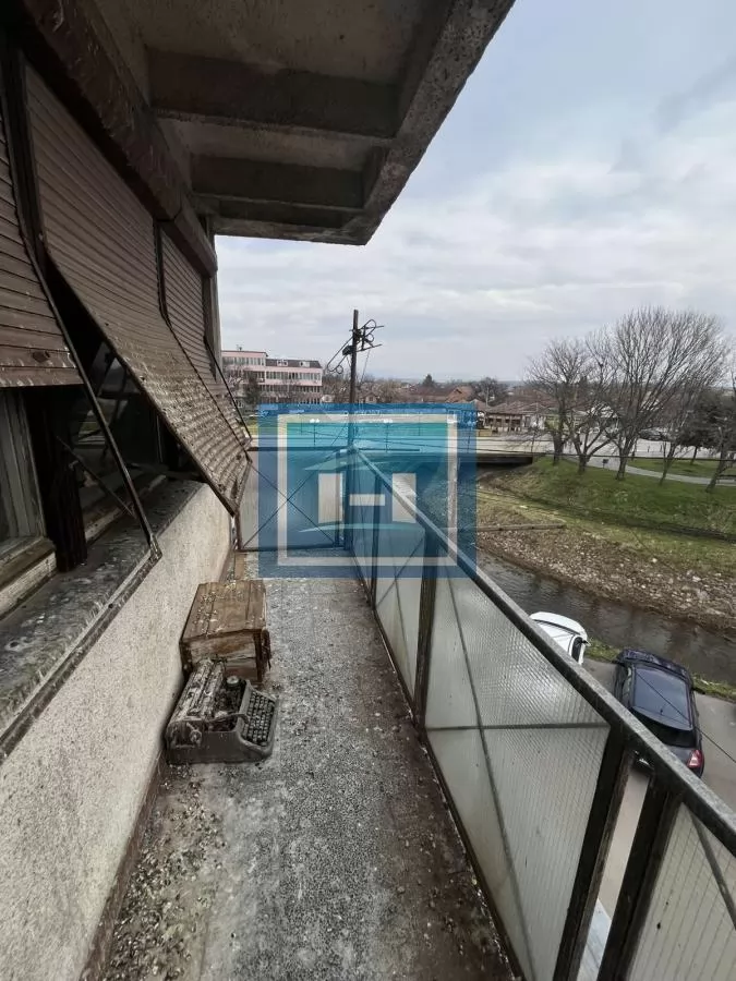 Tražiš stan za sređivanje? Lokacija TOP, potencijal OGROMAN! 4