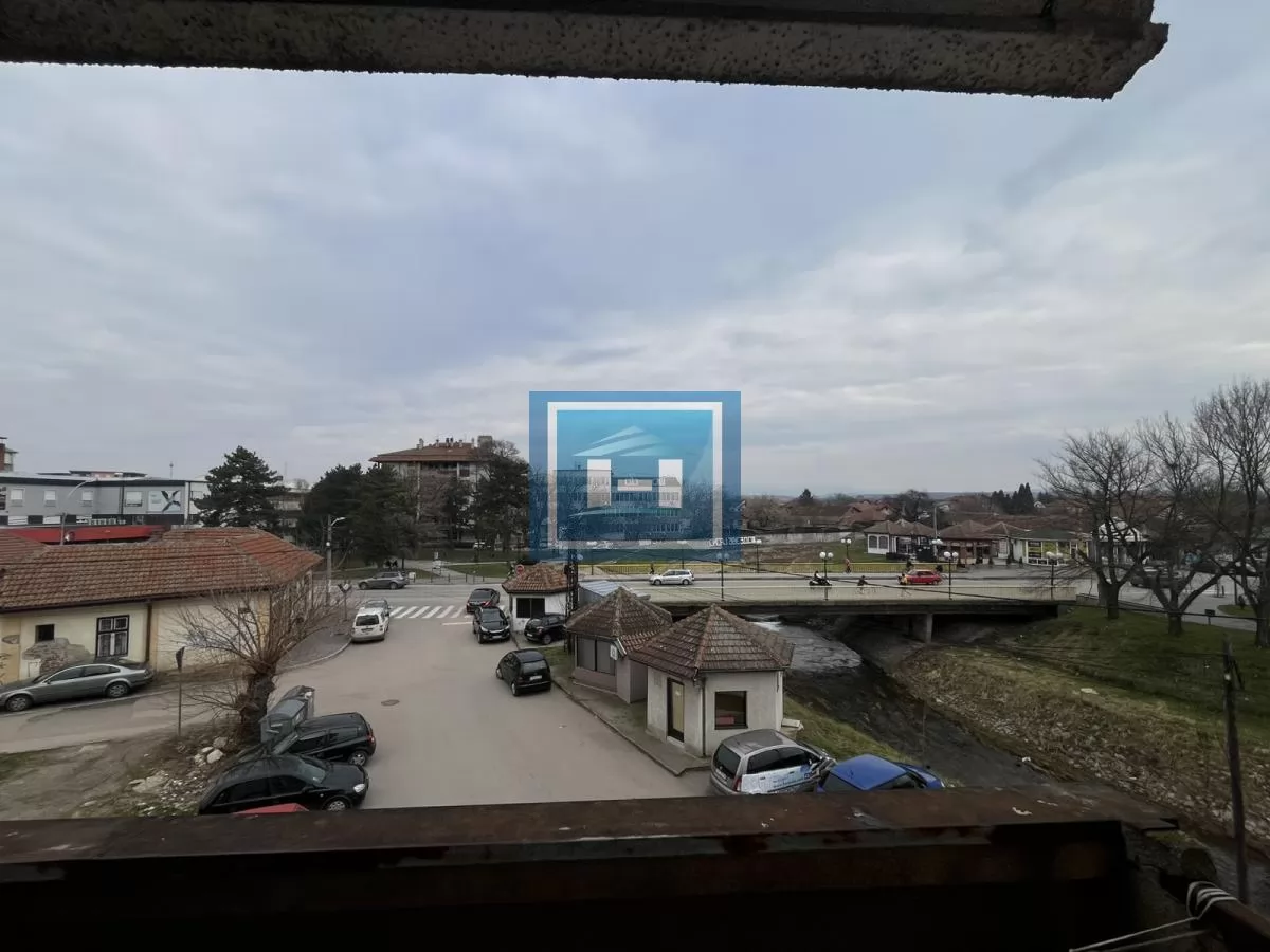 Tražiš stan za sređivanje? Lokacija TOP, potencijal OGROMAN! 8