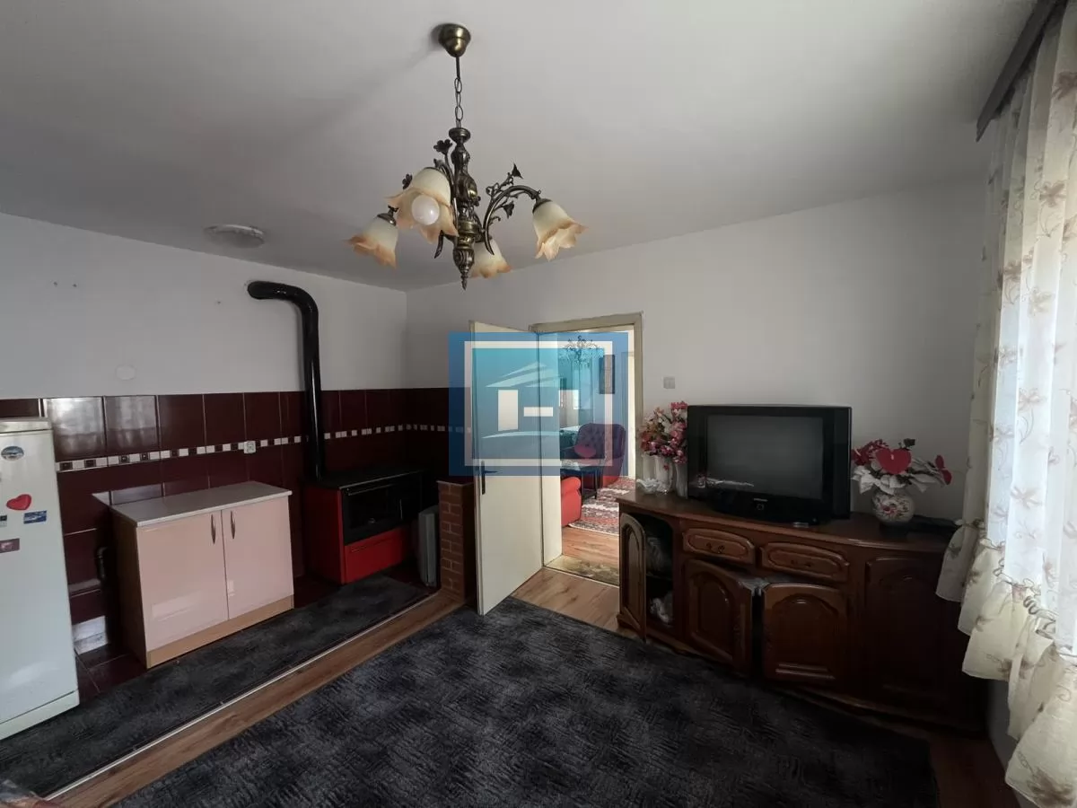 NA PRODAJU PORODIČNO DOMAĆINSTVO – KRUŠAR KOD ĆUPRIJE 8