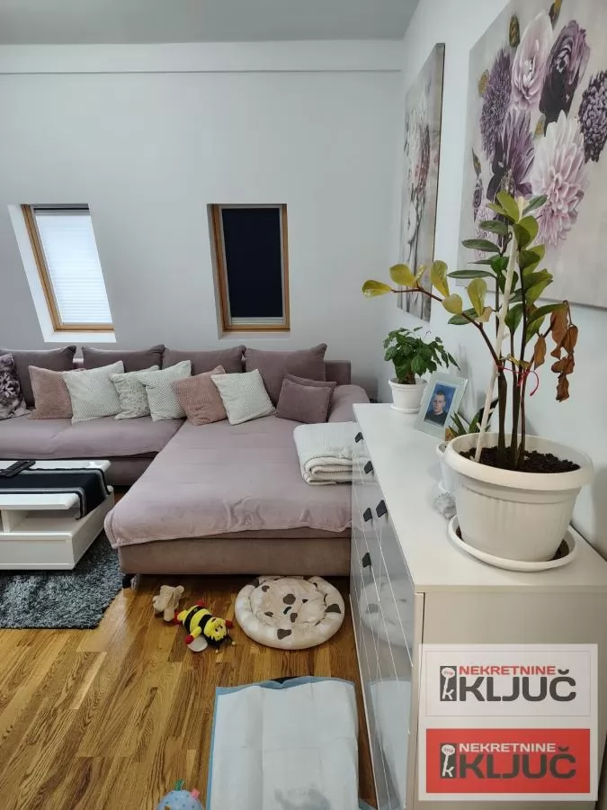 Odlican noviji stan na pocetku Adica 1