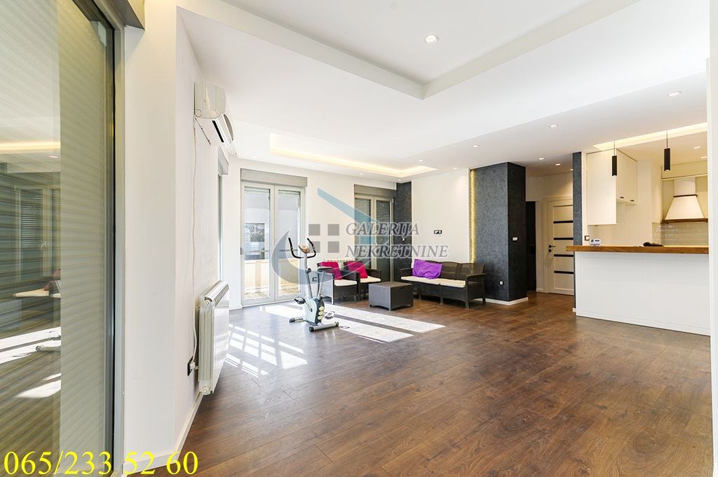 Čukarica  Banovo brdo   Kneza Višeslava 2