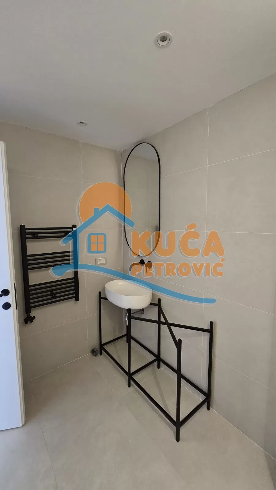 Dvosoban stan, 83 m2, Centar, Oblačića Rada ID: i-015896 10