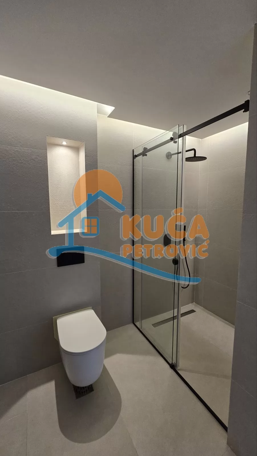 Dvosoban stan, 83 m2, Centar, Oblačića Rada ID: i-015896 11