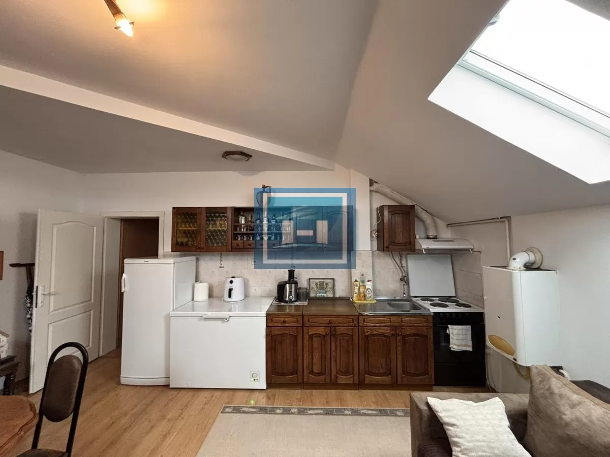 Dvosoban stan u potkrovlju !  Postoji mogućnost kupovine  preko kredita!! 11