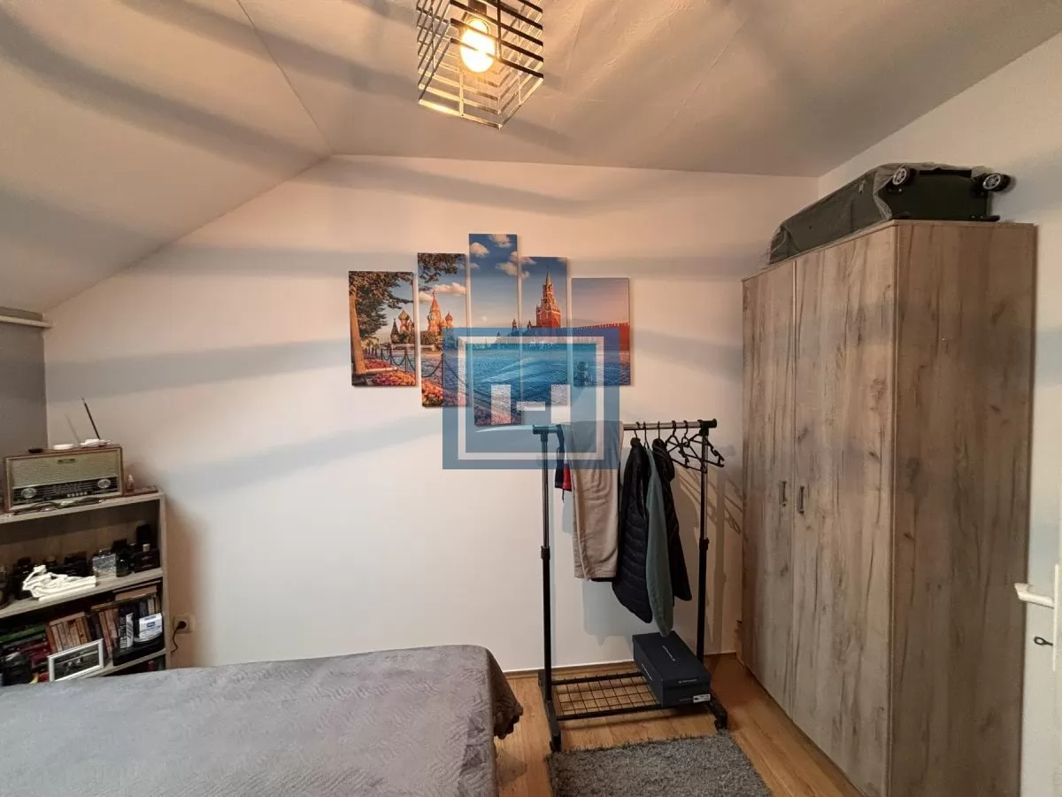 Dvosoban stan u potkrovlju !  Postoji mogućnost kupovine  preko kredita!! 13