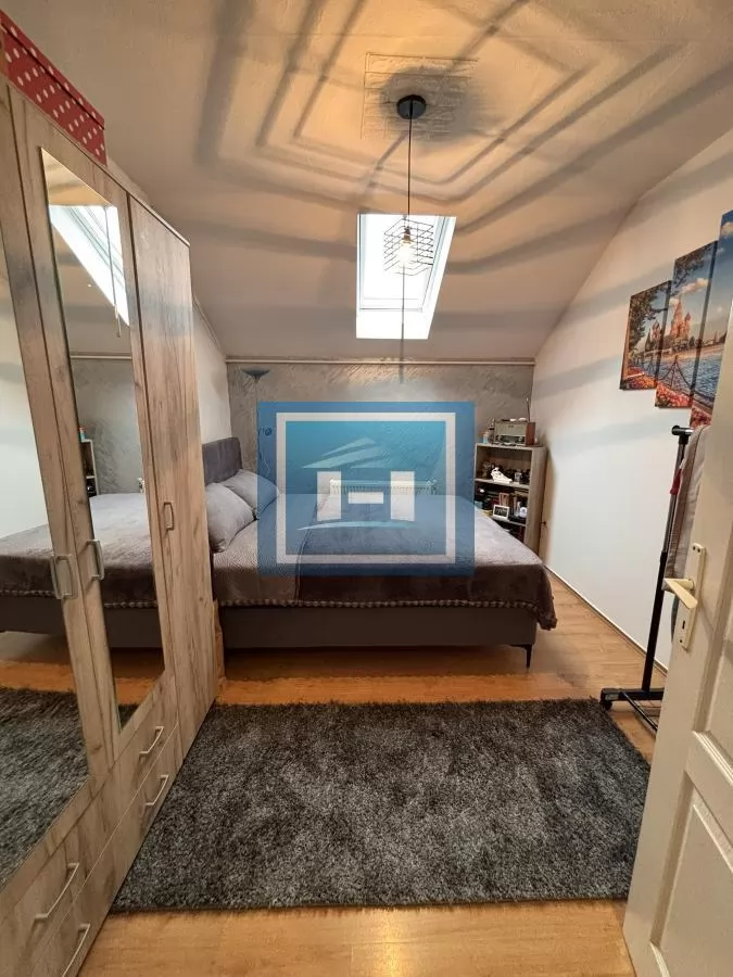 Dvosoban stan u potkrovlju !  Postoji mogućnost kupovine  preko kredita!! 19