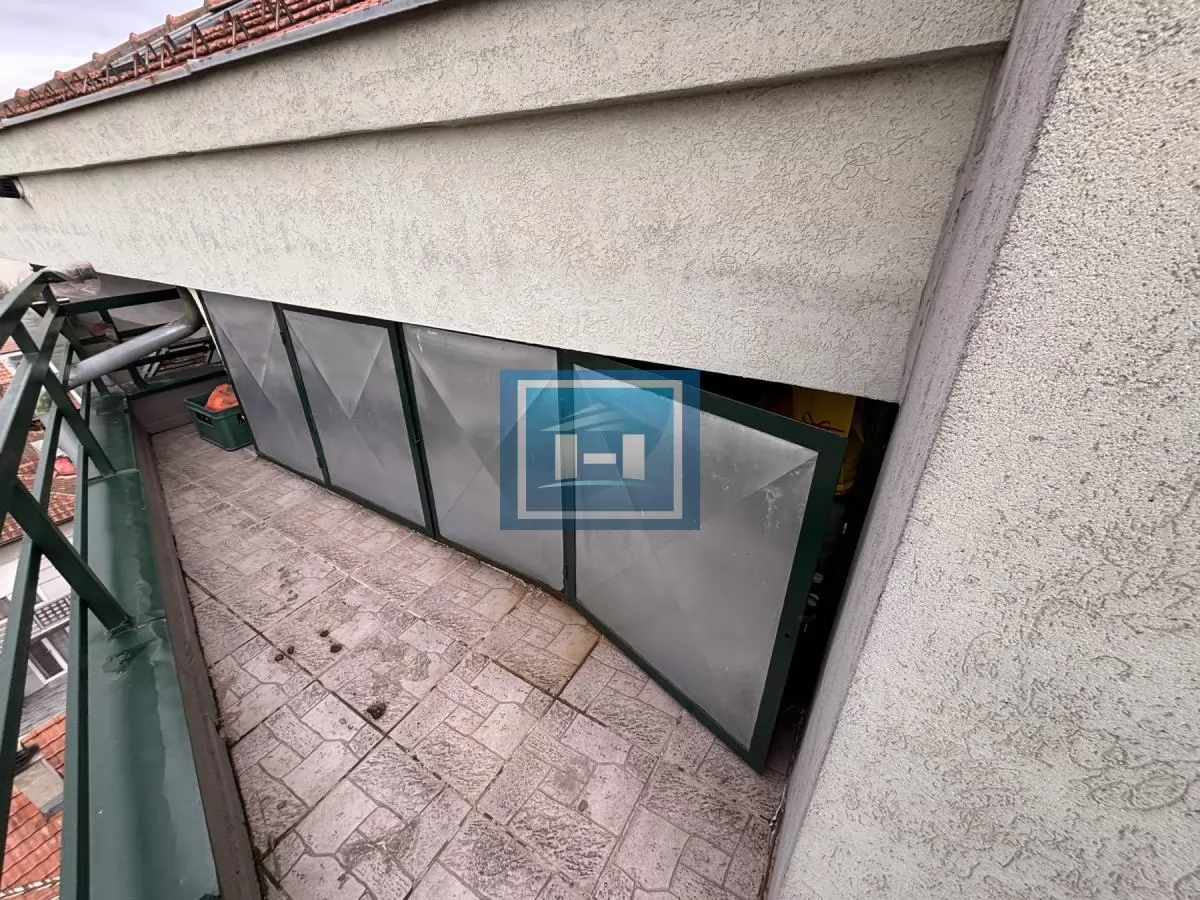 Dvosoban stan u potkrovlju !  Postoji mogućnost kupovine  preko kredita!! 28