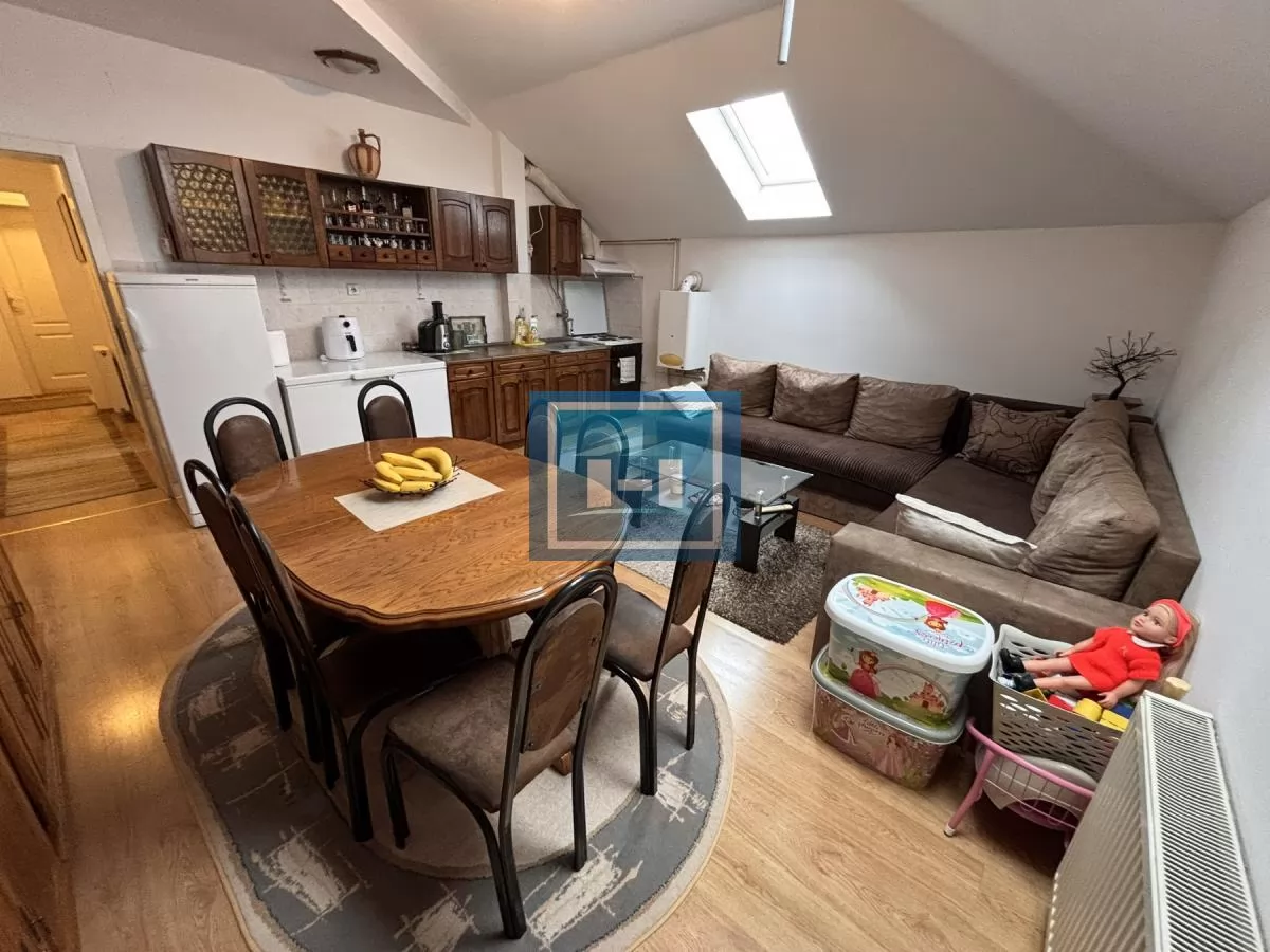 Dvosoban stan u potkrovlju !  Postoji mogućnost kupovine  preko kredita!! 3