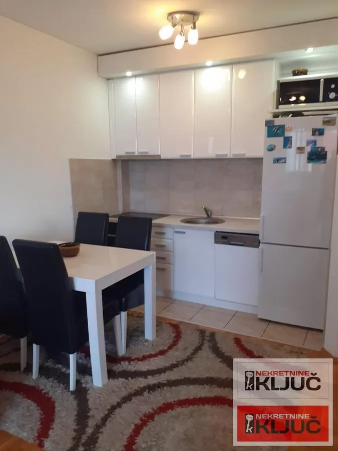 NOVA DETELINARA IZDAJE SE JEDNOIPOSOBAN NAMEŠTEN STAN 2