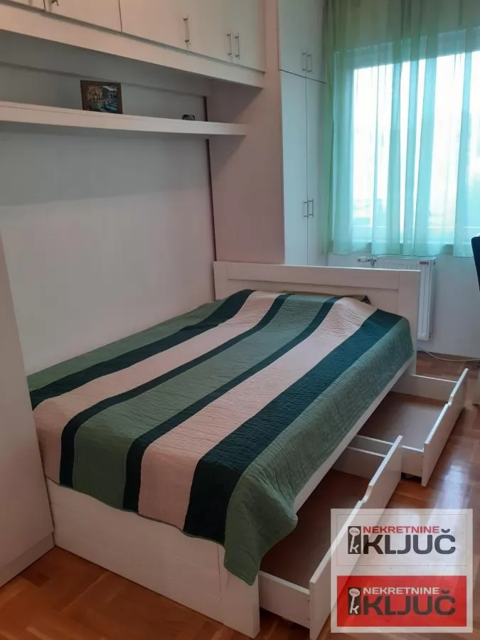 NOVA DETELINARA IZDAJE SE JEDNOIPOSOBAN NAMEŠTEN STAN 4