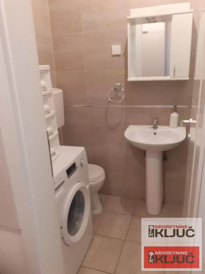 NOVA DETELINARA IZDAJE SE JEDNOIPOSOBAN NAMEŠTEN STAN 6