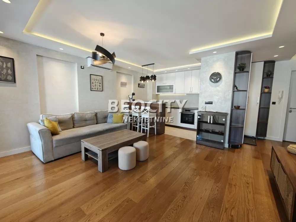 Dvosoban stan, 56 m2, Južni bulevar, Braće Radovanović ID: 129407 1