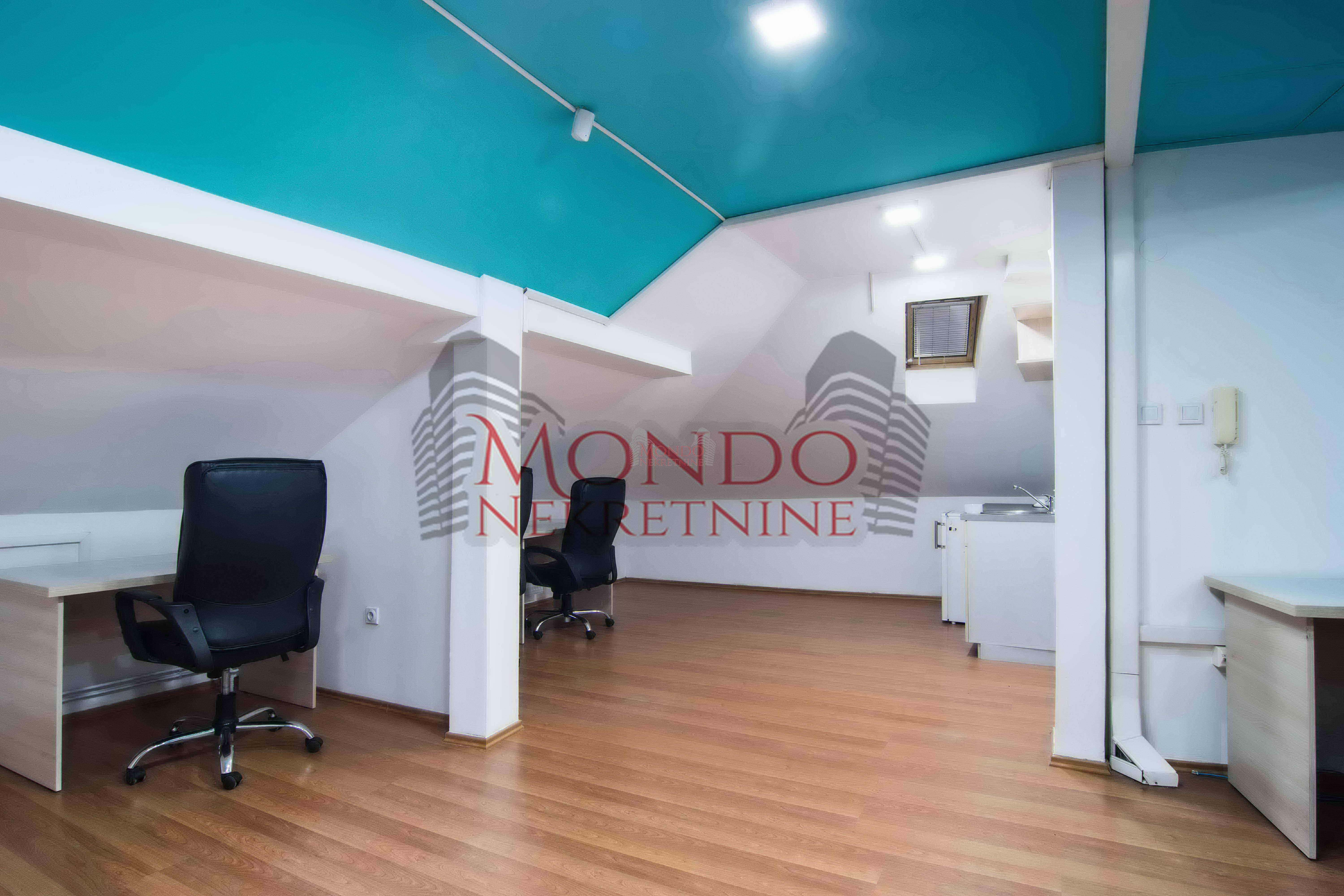 Izdaje se odlican kancelarijski poslovni prostor u centru grada kod Doma zdravlja! 8