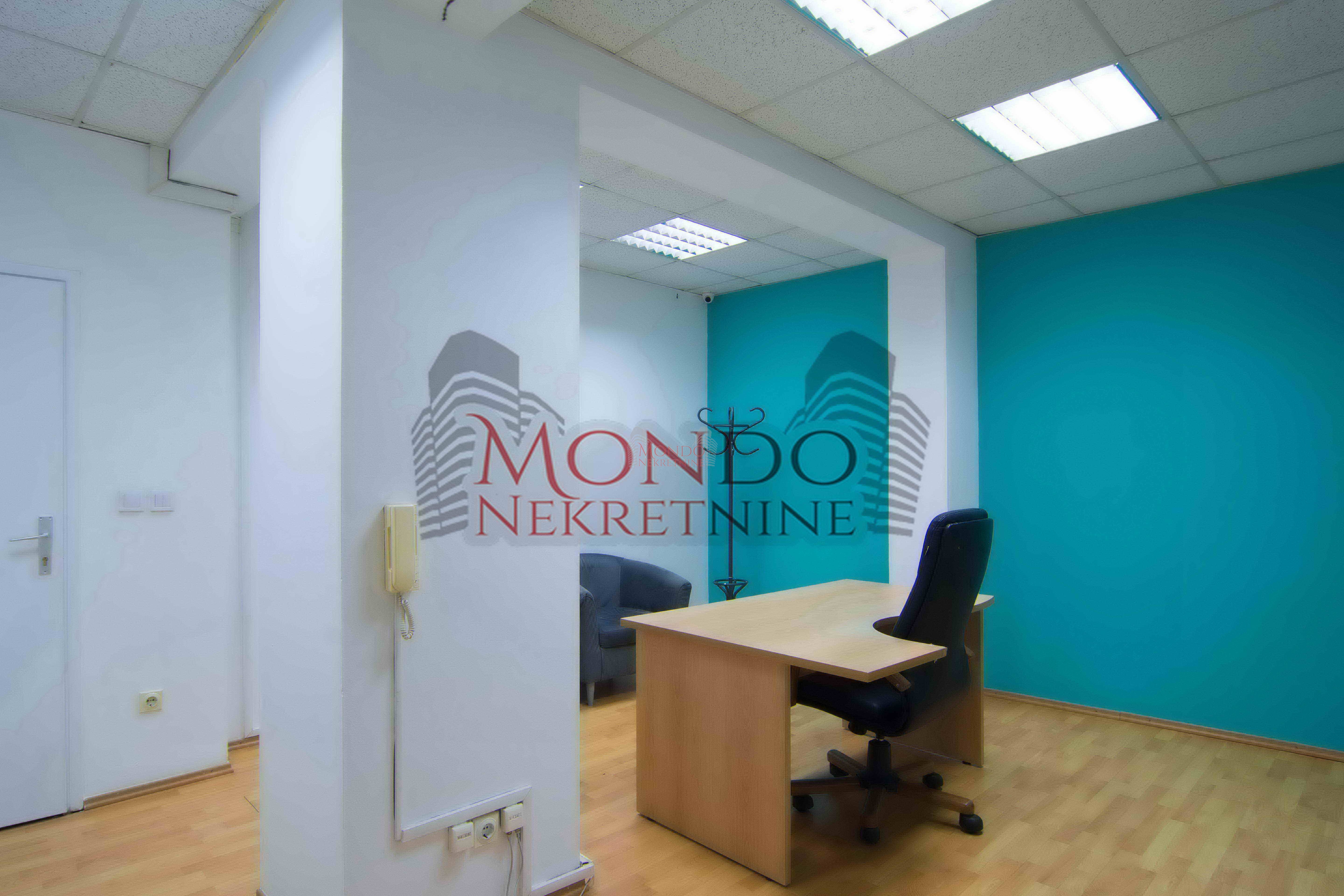 Izdaje se odlican kancelarijski poslovni prostor u centru grada kod Doma zdravlja! 12