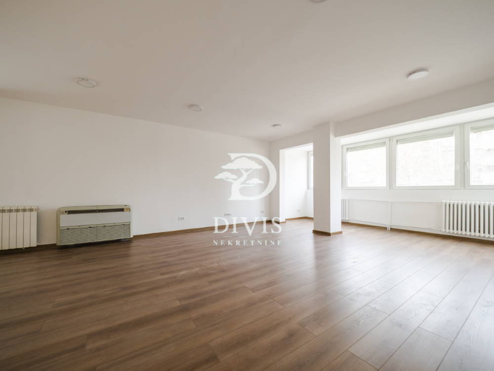 Renoviran 5 0 stan u Bloku 62  Nehruova  104m2 1