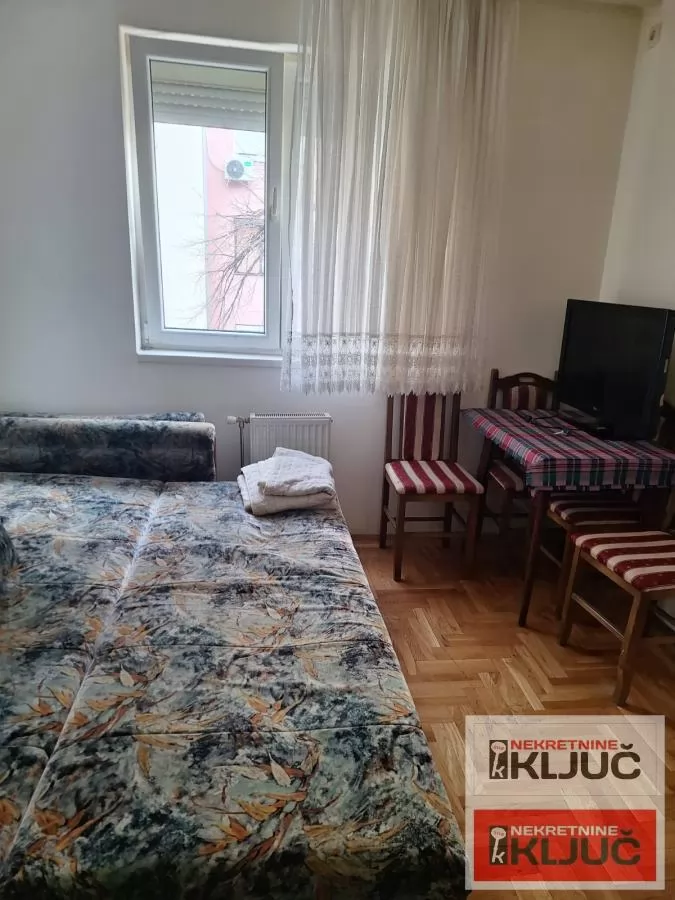 DETELINARA IZDAJE SE JEDNOIPOSOBAN NAMEŠTEN STAN 2