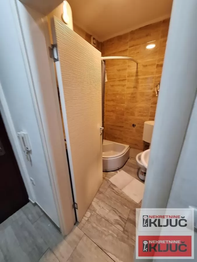 DETELINARA IZDAJE SE JEDNOIPOSOBAN NAMEŠTEN STAN 7