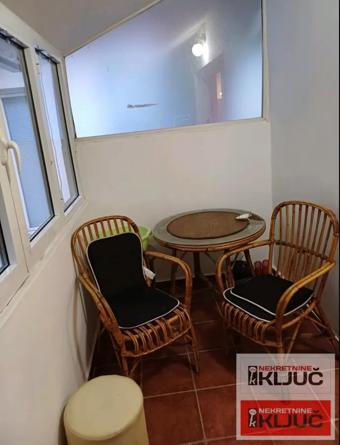 GRBAVICA IZDAJE SE JEDNOIPOSOBAN NAMEŠTEN STAN 11