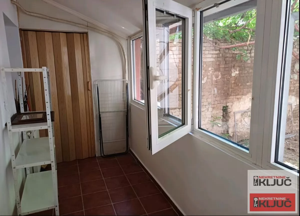 GRBAVICA IZDAJE SE JEDNOIPOSOBAN NAMEŠTEN STAN 18