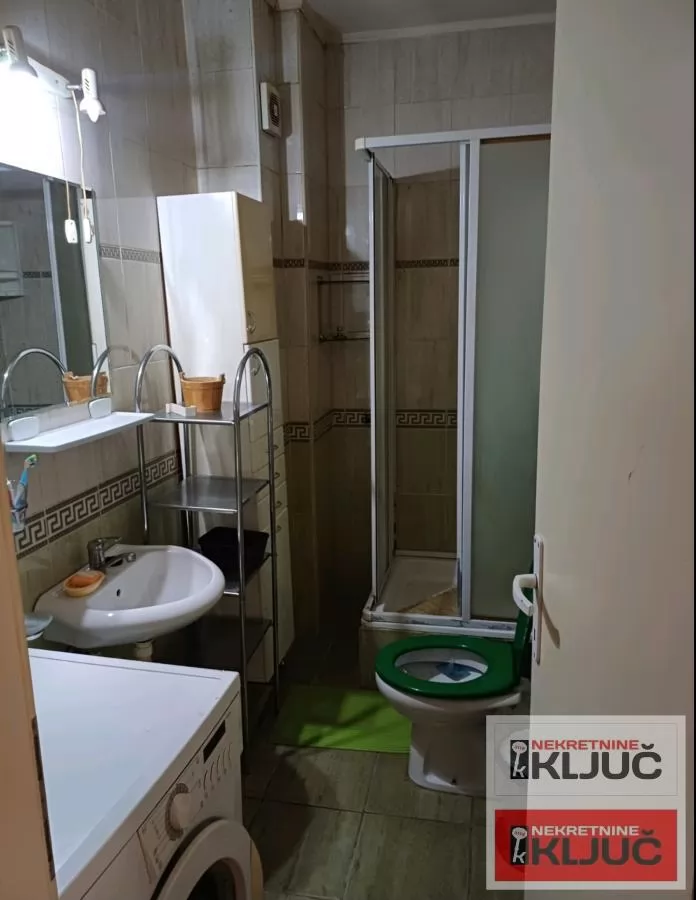 GRBAVICA IZDAJE SE JEDNOIPOSOBAN NAMEŠTEN STAN 19