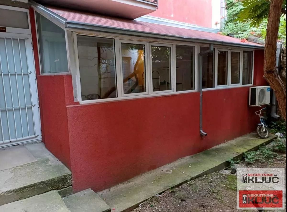 GRBAVICA IZDAJE SE JEDNOIPOSOBAN NAMEŠTEN STAN 2