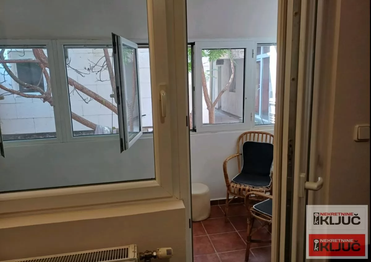 GRBAVICA IZDAJE SE JEDNOIPOSOBAN NAMEŠTEN STAN 20