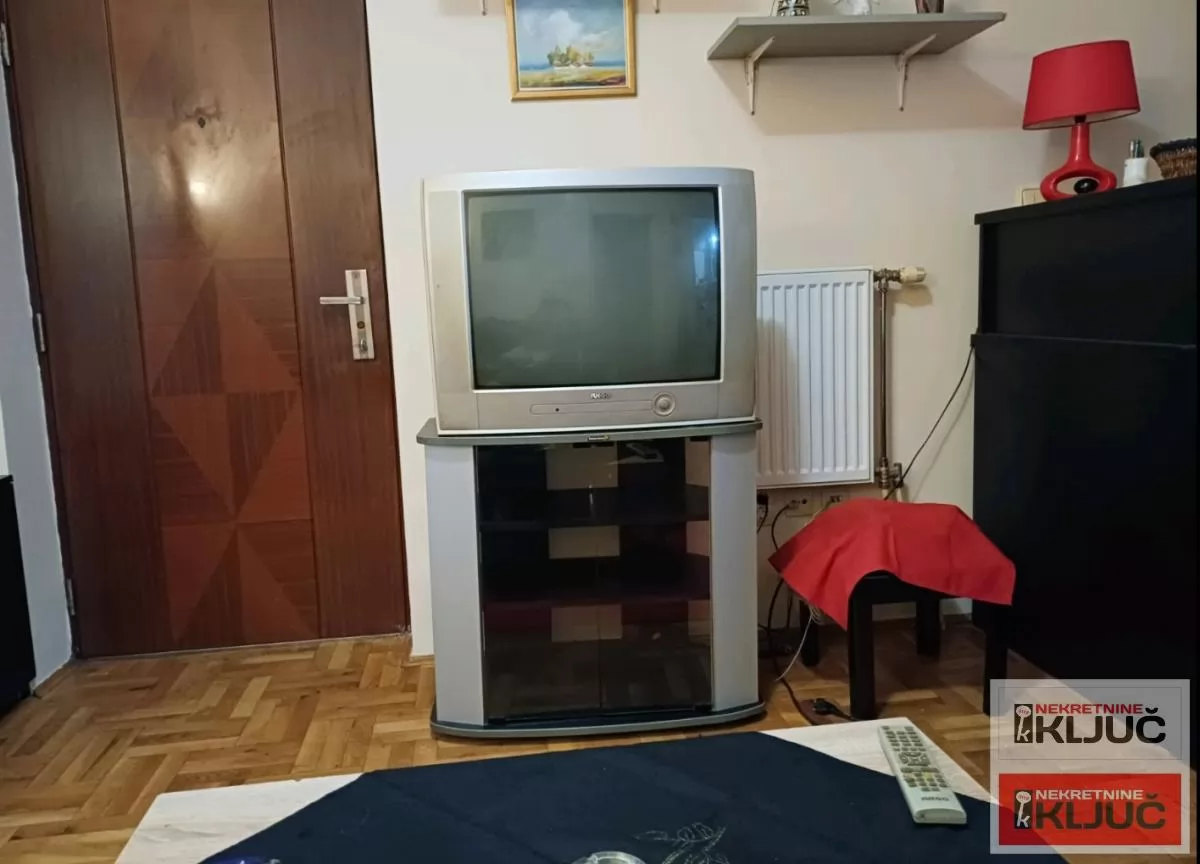 GRBAVICA IZDAJE SE JEDNOIPOSOBAN NAMEŠTEN STAN 23